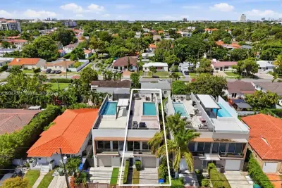3091 SW 21st St, Miami: photo 1 of 27