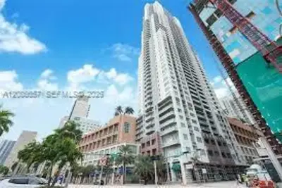 244 Biscayne #352, Miami: photo 1 of 7