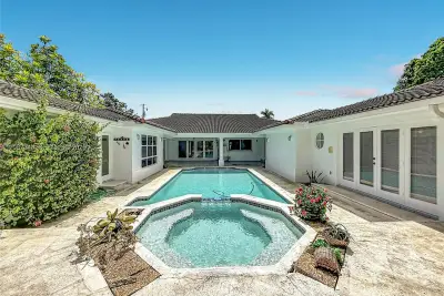 7790 SW 91st Ave, Miami: photo 1 of 20
