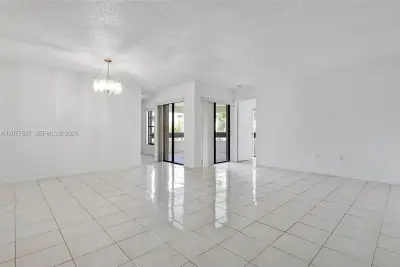 9135 SW 125th Ave #309P, Miami: photo 1 of 14