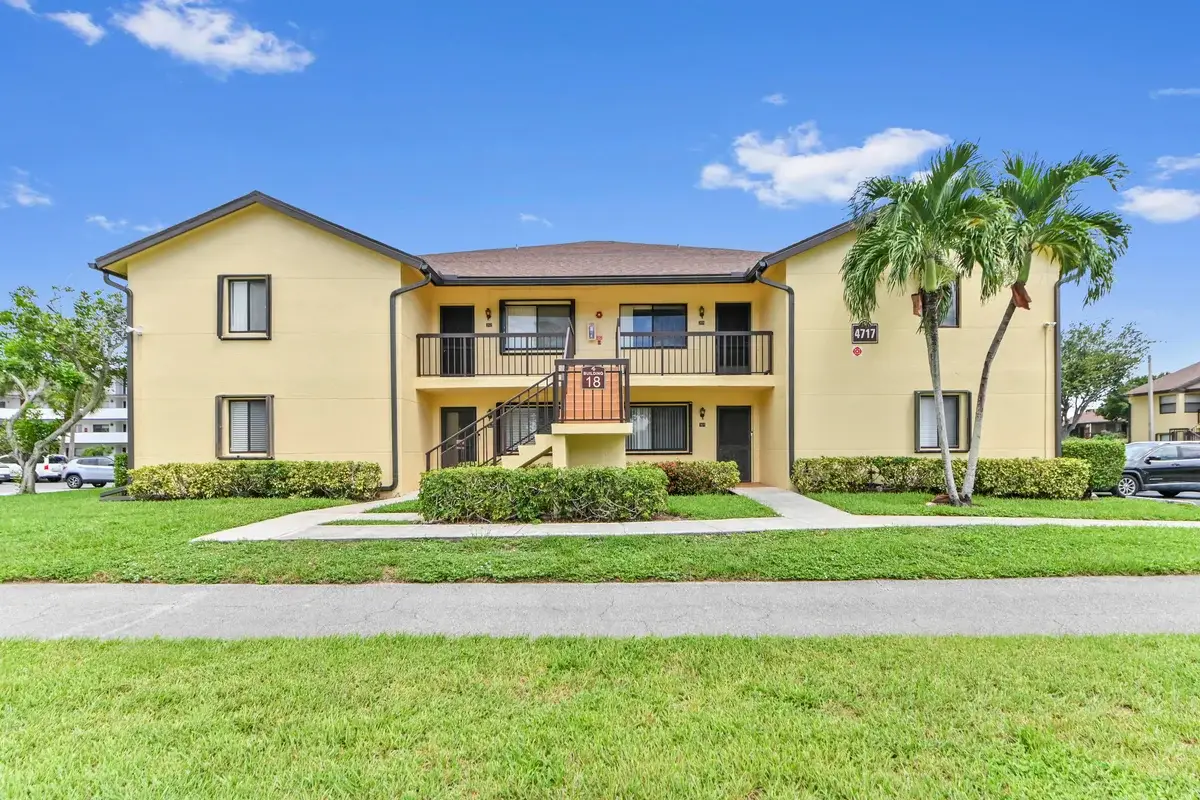 4717 Lucerne Lakes Blvd E #201, Lake Worth: photo 1 of 28