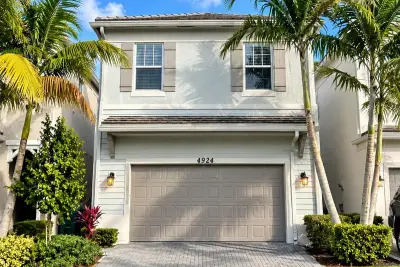 4924 NW 48th Ter, Tamarac: photo 1 of 24