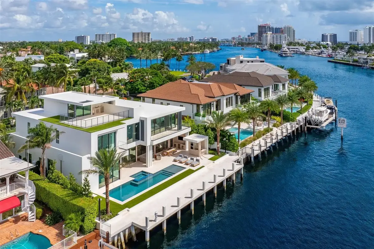 68 Isla Bahia Dr, Fort Lauderdale: photo 1 of 96
