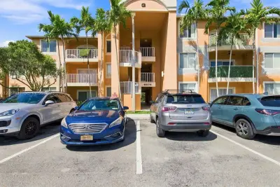 6976 SW 39th St #G304, Davie: photo 1 of 25