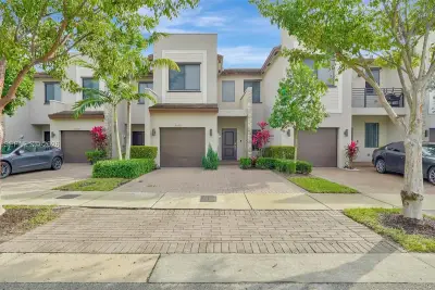 20725 NE 2nd Ct, Miami: photo 1 of 70