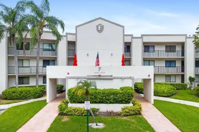 10634 W Clairmont Cir, Tamarac: photo 1 of 46