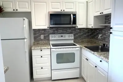 114 Valencia E, Delray Beach: photo 1 of 14