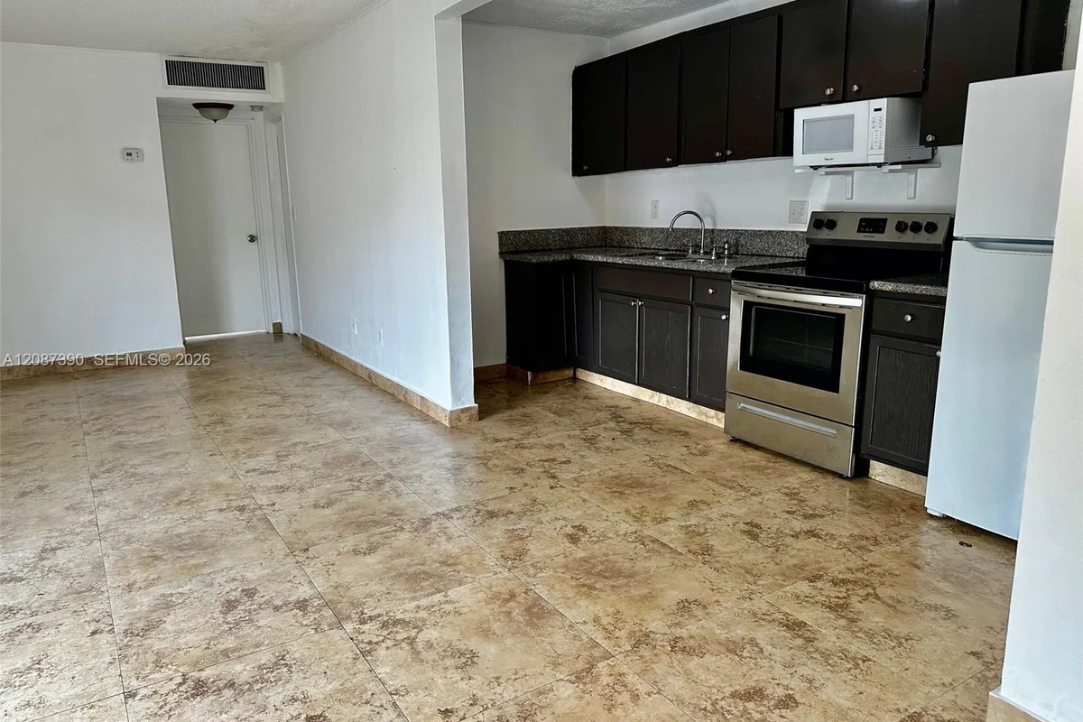 4540 NW 79th Ave #1B, Doral: photo 1 of 10