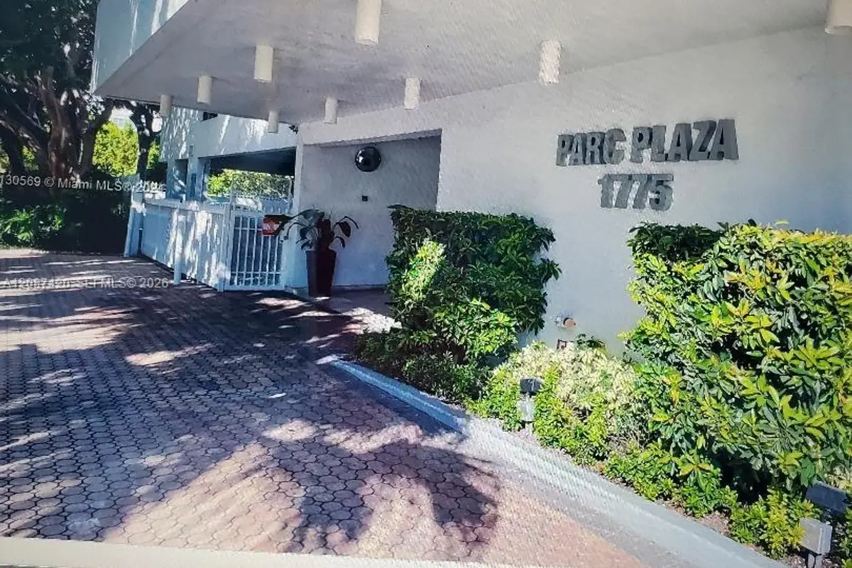 1775 Washington Ave #4A, Miami Beach: photo 1 of 15
