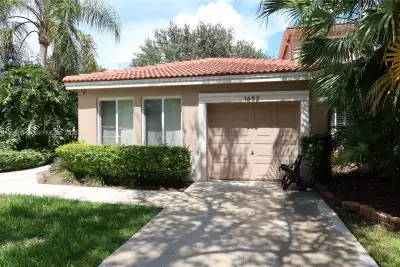 Villa in Davie: photo 1 of 23