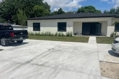 11755 SW 222nd St, Miami: photo 1 of 47