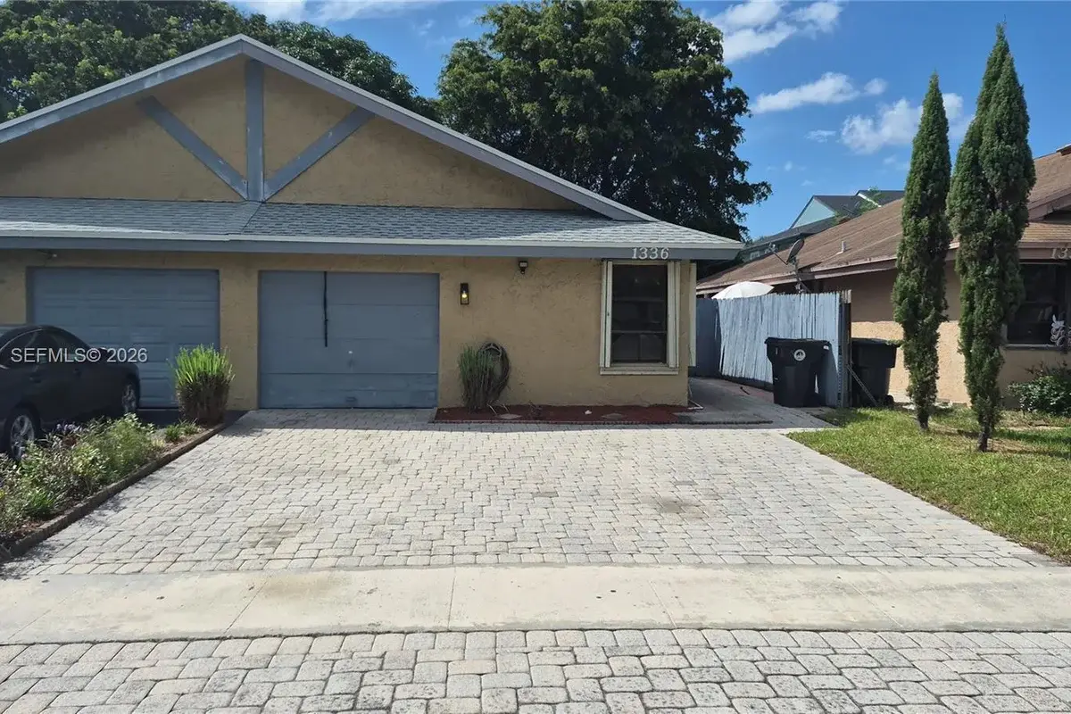 1336 SW 75th Ave, North Lauderdale: photo 1 of 20