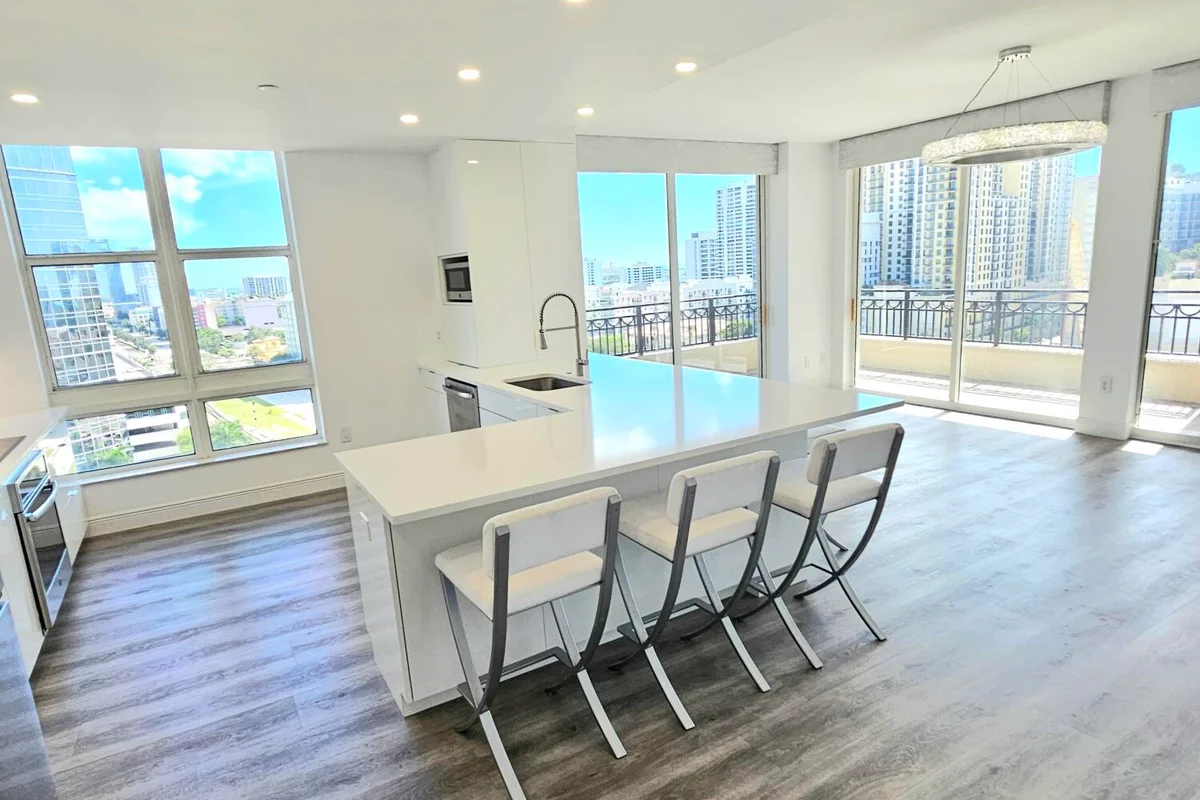 550 Okeechobee Blvd #1402, West Palm Beach: photo 1 of 16