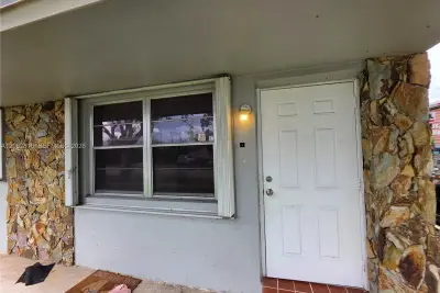 1961 Liberty St #1, Hollywood: photo 1 of 7