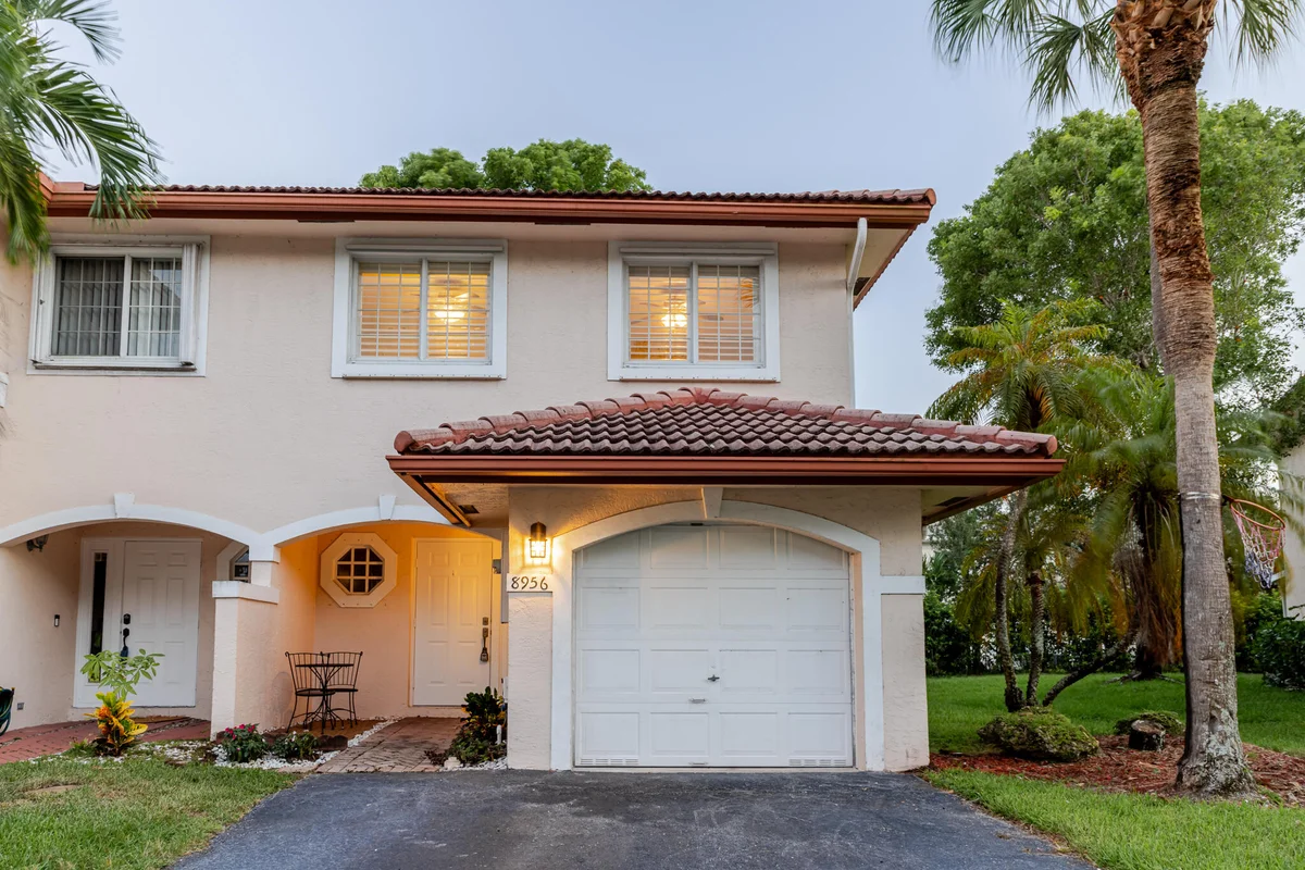 8956 NW 38th Dr, Coral Springs: photo 1 of 46