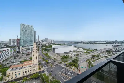 398 NE 5th St #1902, Miami: photo 1 of 31