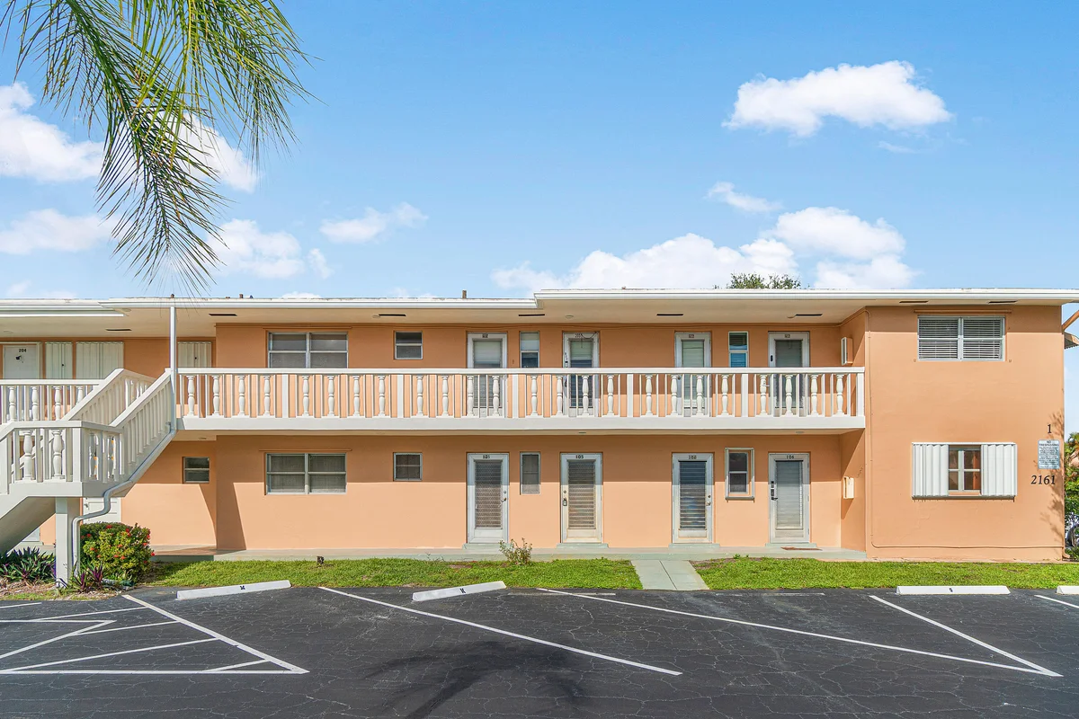 2161 NE 1st Ct #205, Boynton Beach: photo 1 of 27