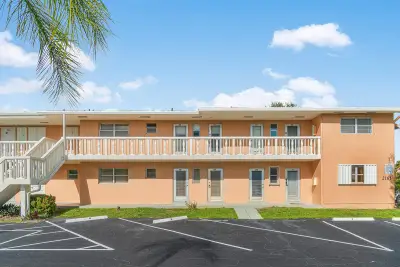 2161 NE 1st Ct #205, Boynton Beach: photo 1 of 27