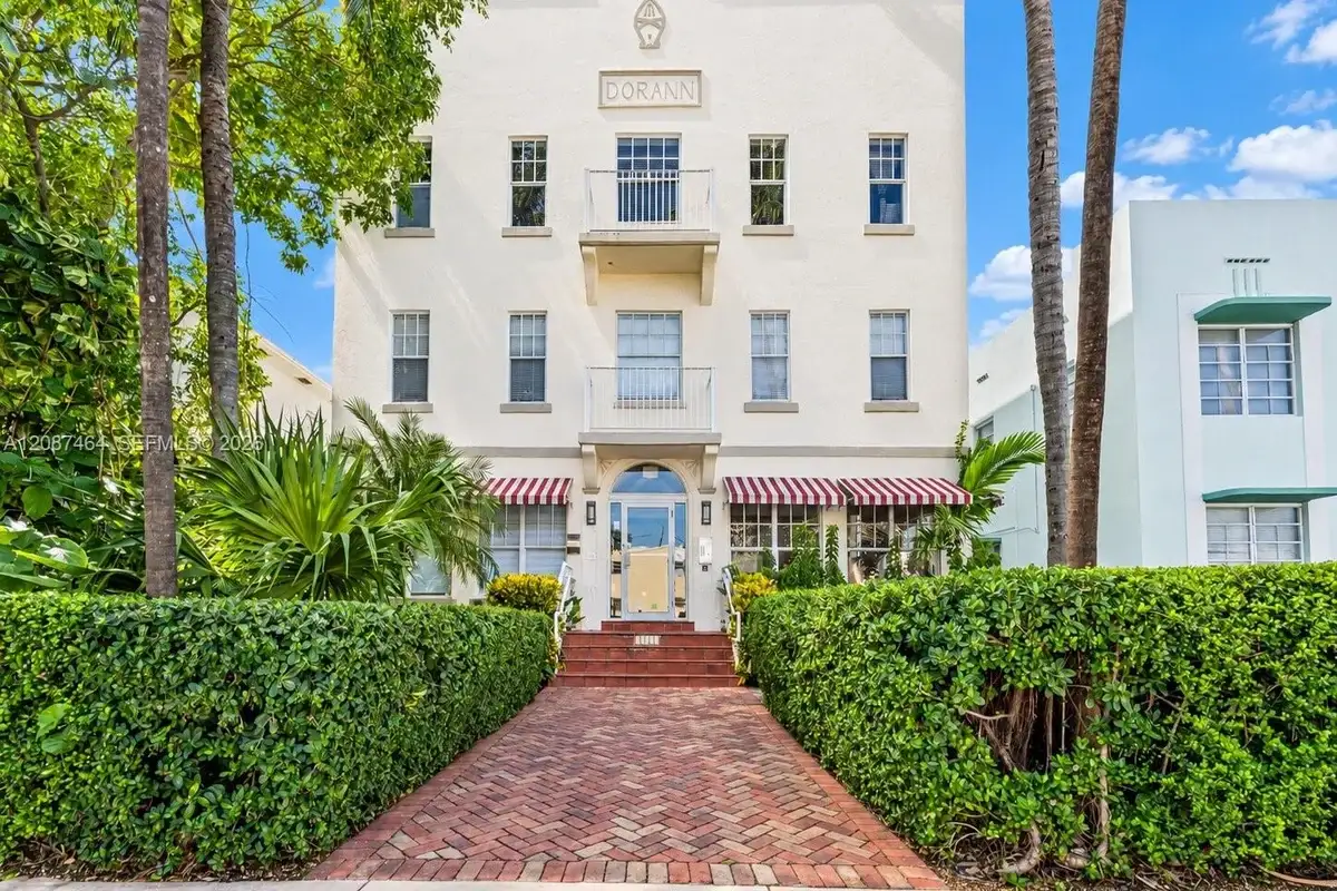 1244 Pennsylvania Ave #302, Miami Beach: photo 1 of 19
