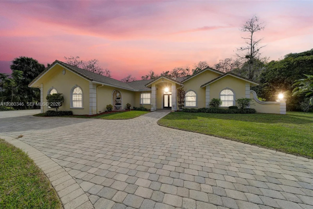 4750 W Leitner Dr, Coral Springs: photo 1 of 47