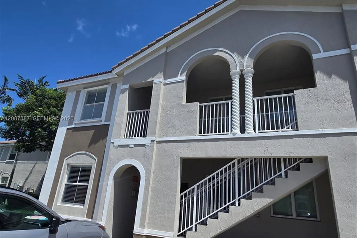 1666 SE 27th Ct #204, Homestead: photo 1 of 8