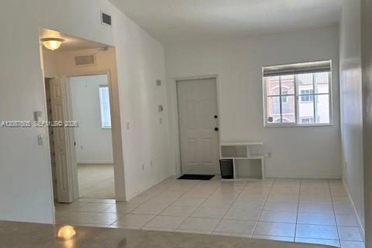 1271 SE 28th Ct #203, Homestead: photo 1 of 29