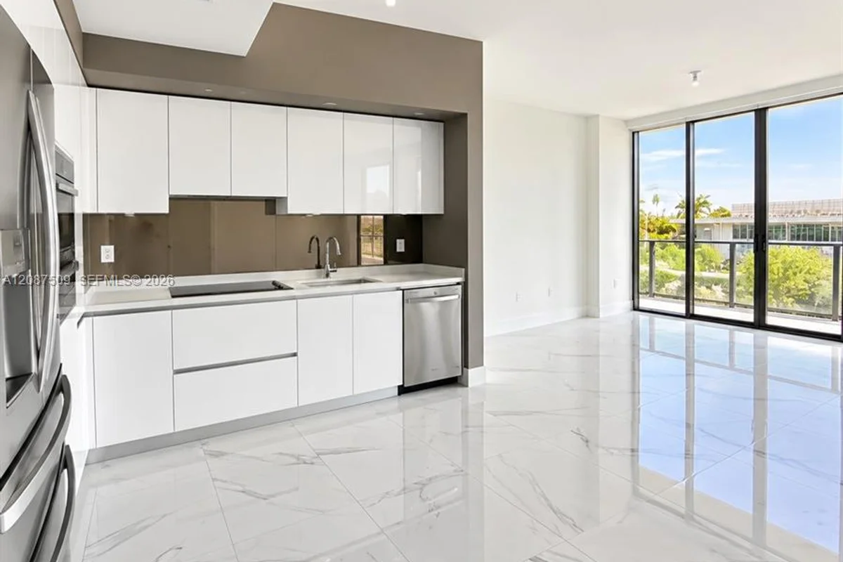 1170 E Hallandale Beach Blvd #306, Hallandale Beach: photo 1 of 21