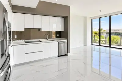 1170 E Hallandale Beach Blvd #306, Hallandale Beach: photo 1 of 21