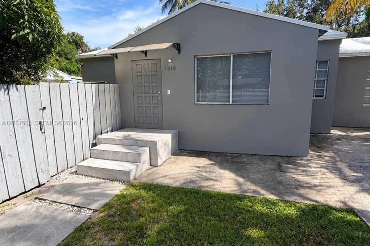1418 NW 101st St, Miami: photo 1 of 52