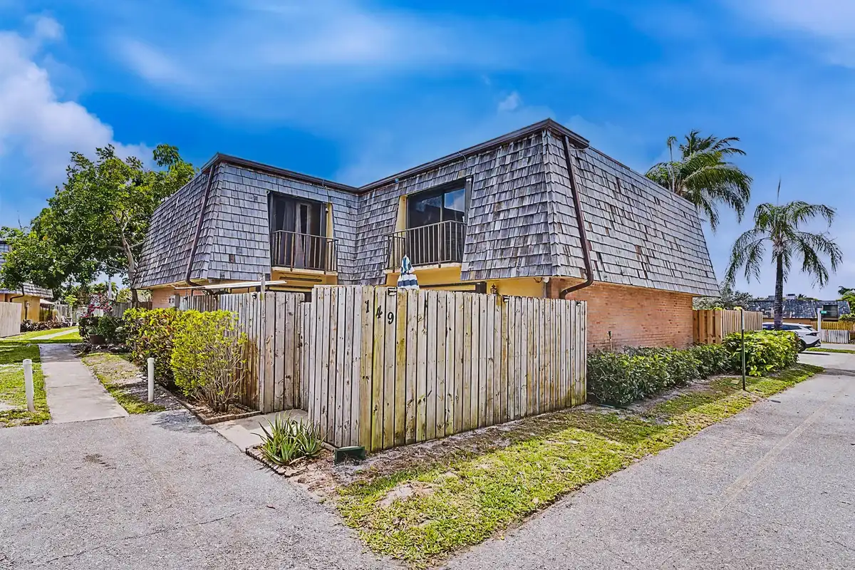 149 Lake Arbor Dr, Palm Springs: photo 1 of 37