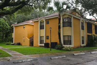 3852 Coral Tree Cir, Coconut Creek: photo 1 of 8