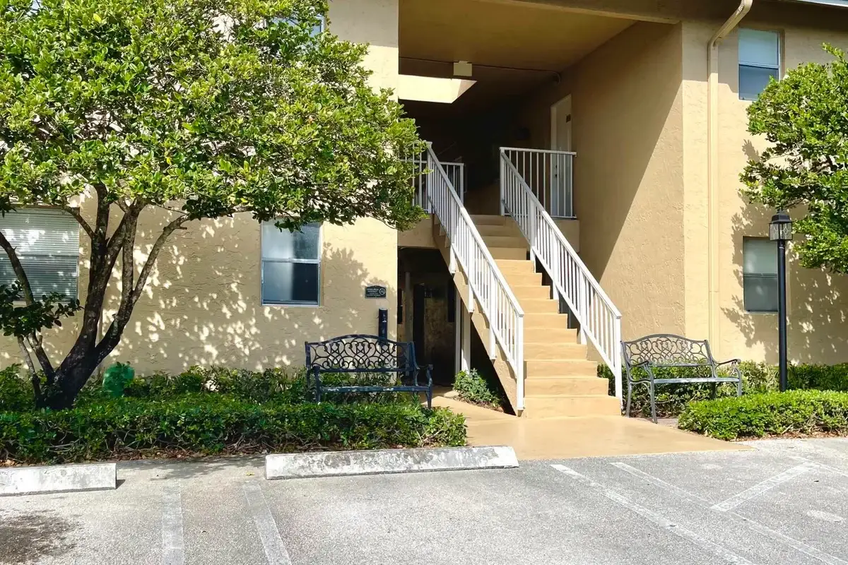 3822 N University Dr, Coral Springs: photo 1 of 12