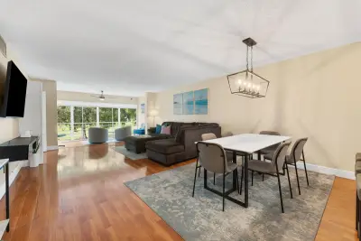 4007 N Cypress Dr #208, Pompano Beach: photo 1 of 34