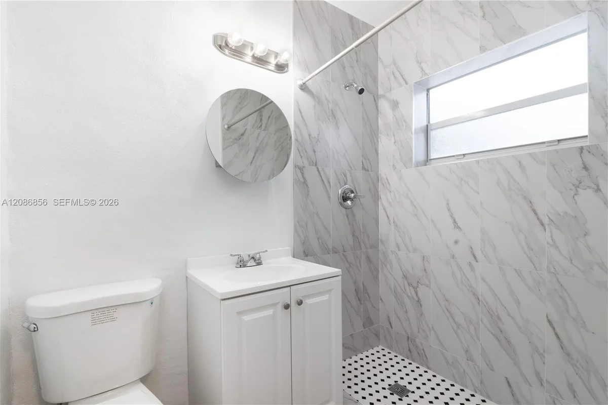 1450 SW 6th St #11, Miami: photo 1 of 9
