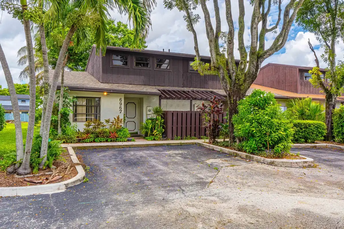 6967 SW 40th St #5-R, Miramar: photo 1 of 41