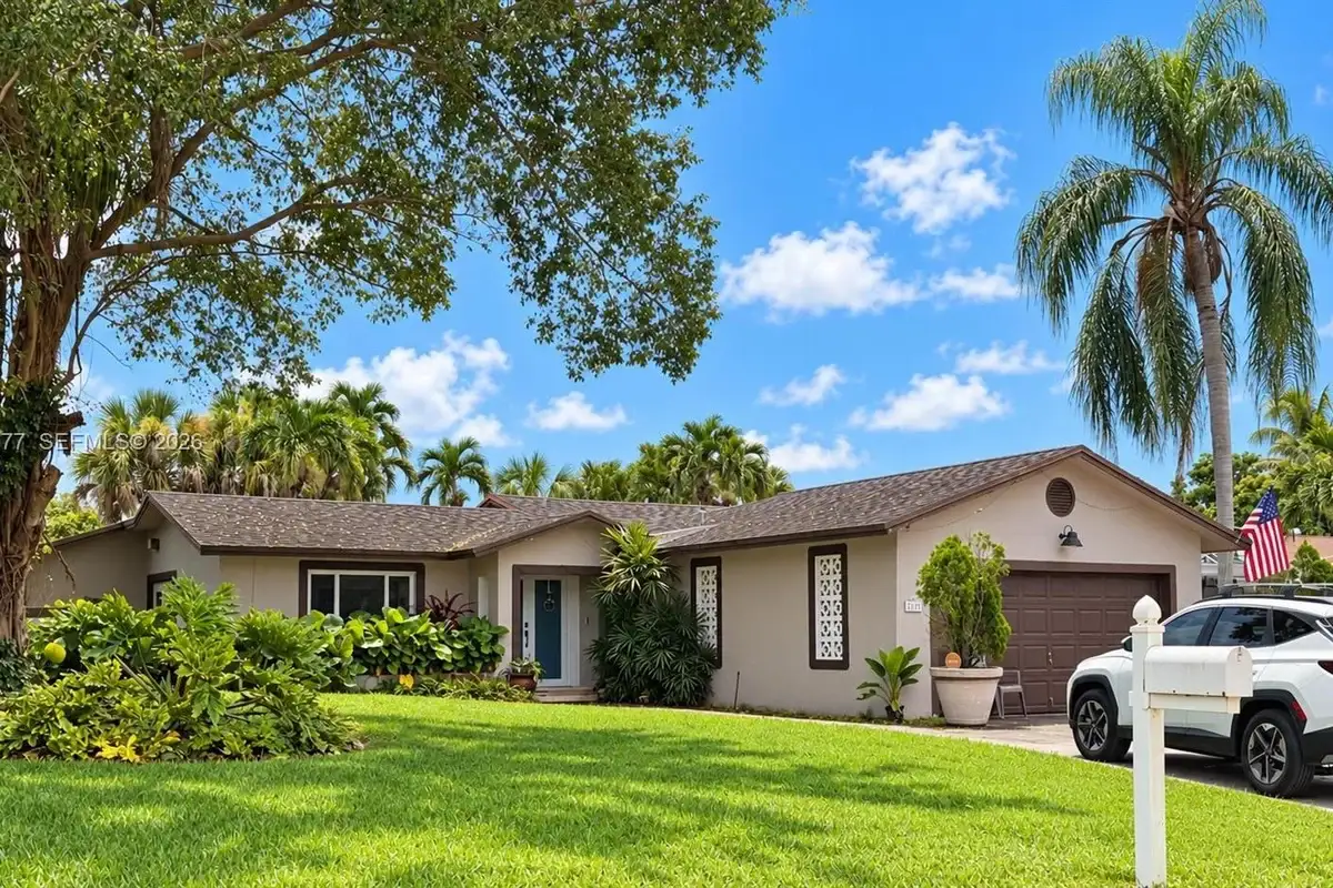 14760 SW 156th St, Miami: photo 1 of 16