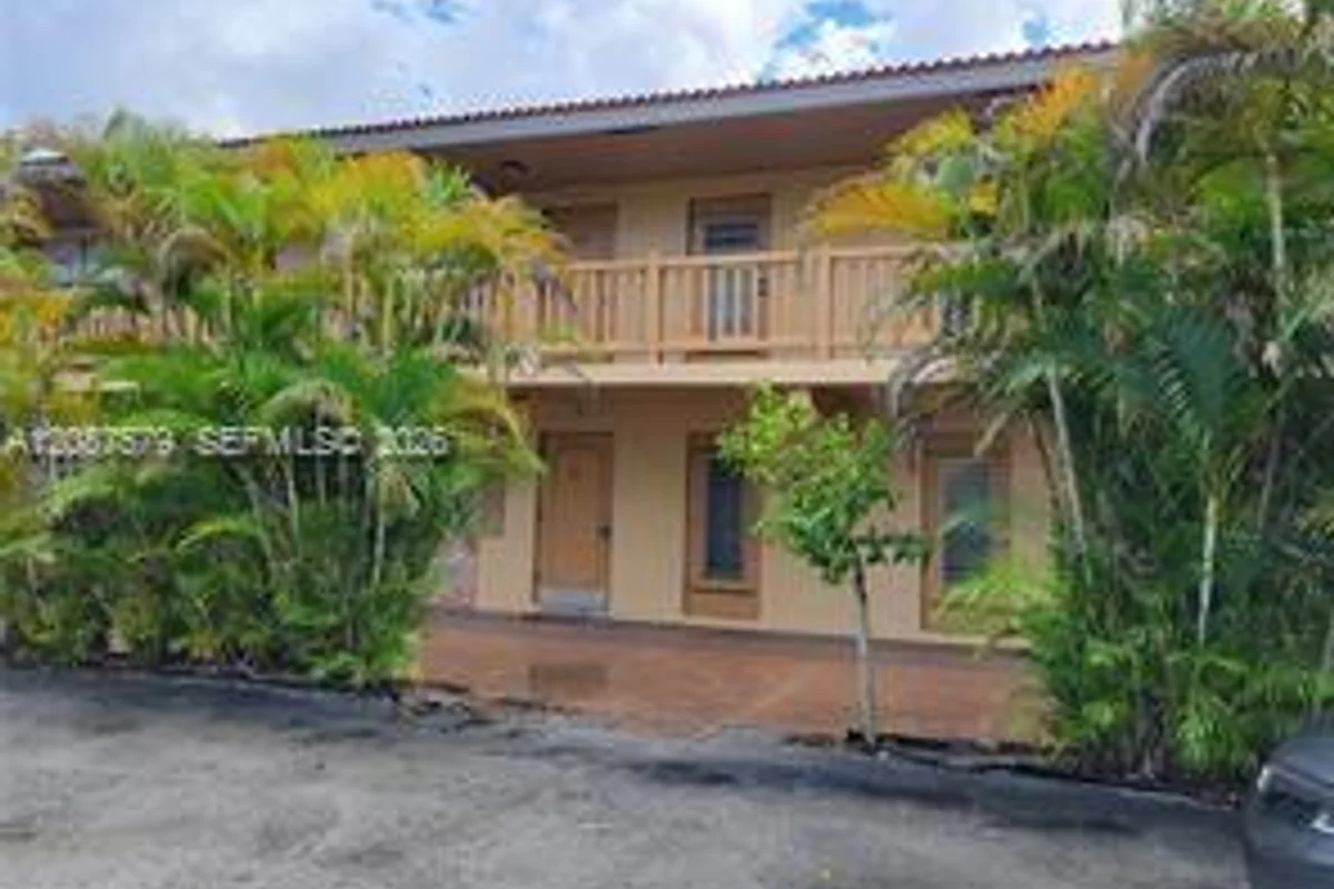 8704 NW 35th St #105, Coral Springs: photo 1 of 20