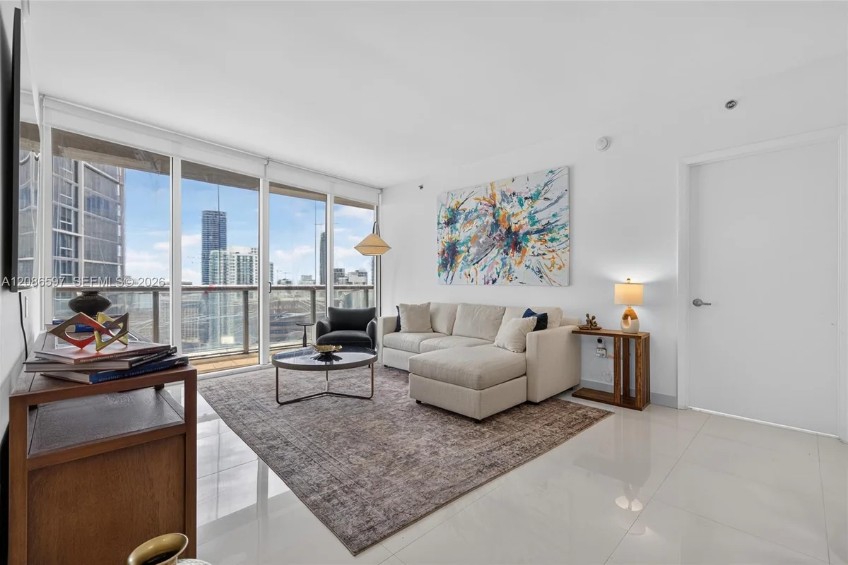 475 Brickell Ave #4613, Miami: photo 1 of 35