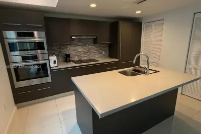7875 NW 107th Ave #215, Doral: photo 1 of 15