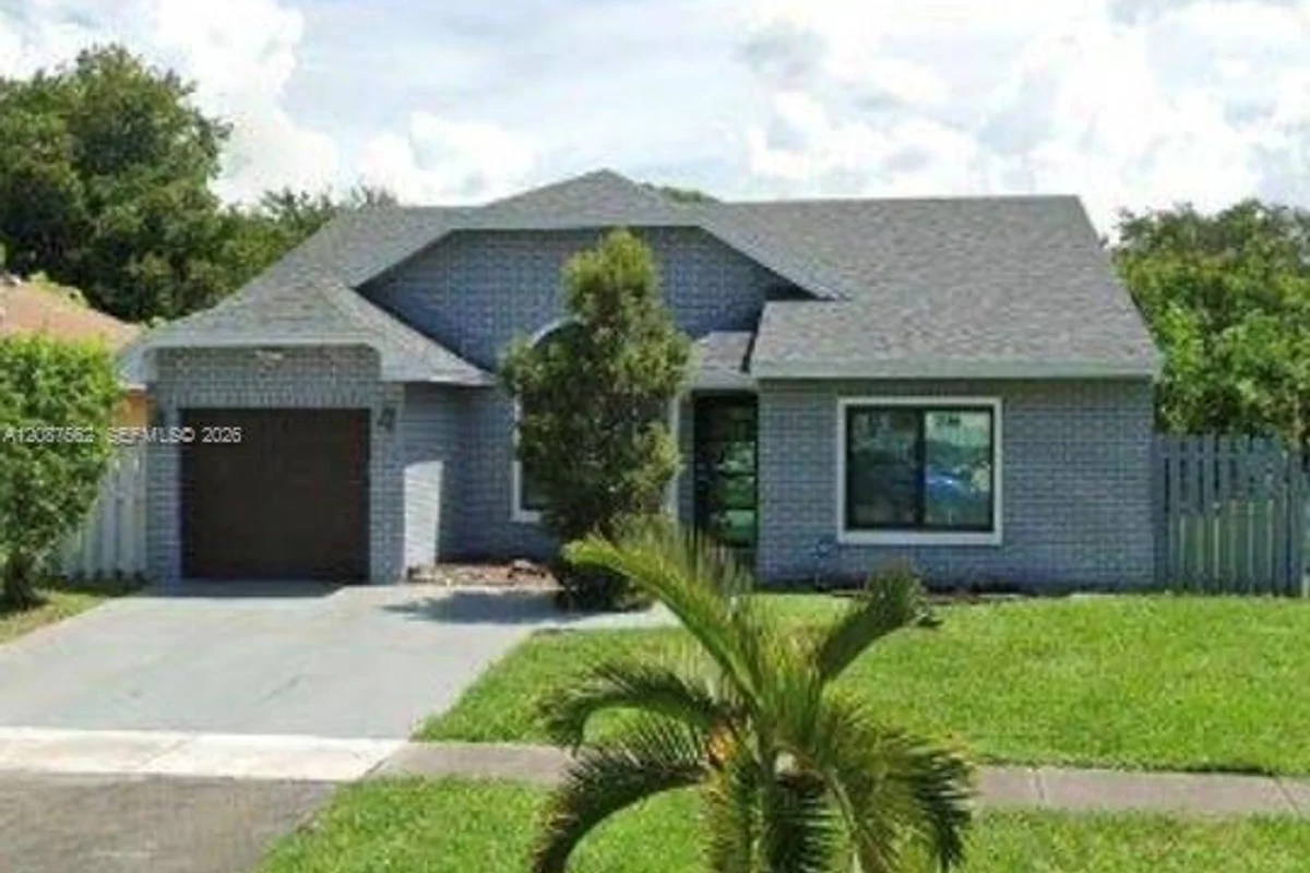 1271 SW 85th Ave, Pembroke Pines: photo 1 of 1