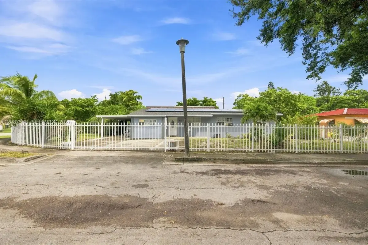 1299 NW 120th St, North Miami: photo 1 of 34