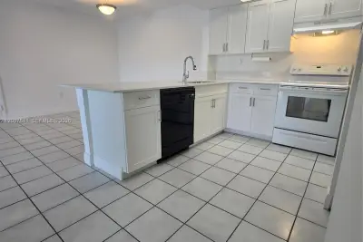 8600 SW 212th St #308, Cutler Bay: photo 1 of 13