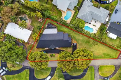 3211 Calle Largo Dr, Hollywood: photo 1 of 28