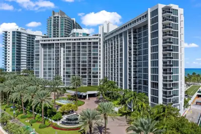 10275 Collins Ave #1511, Bal Harbour: photo 1 of 29