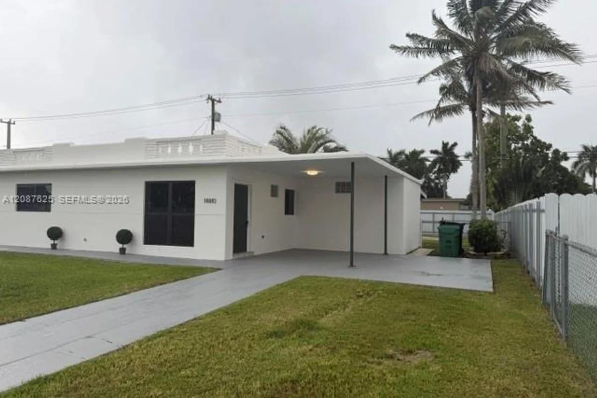 14810 Lincoln Dr, Homestead: photo 1 of 15
