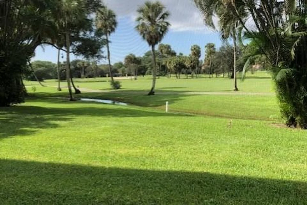 3980 Oaks Clubhouse Dr #101, Pompano Beach: photo 1 of 31