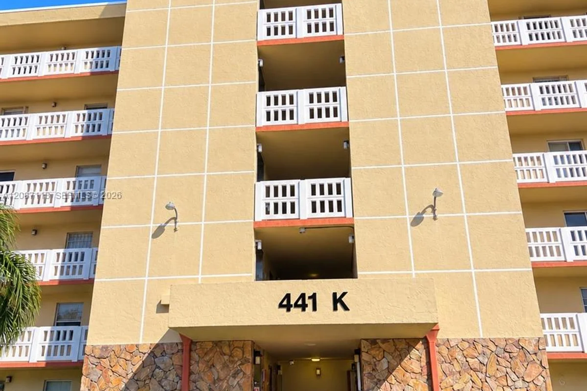 441 SE 3rd St #408, Dania Beach: photo 1 of 23