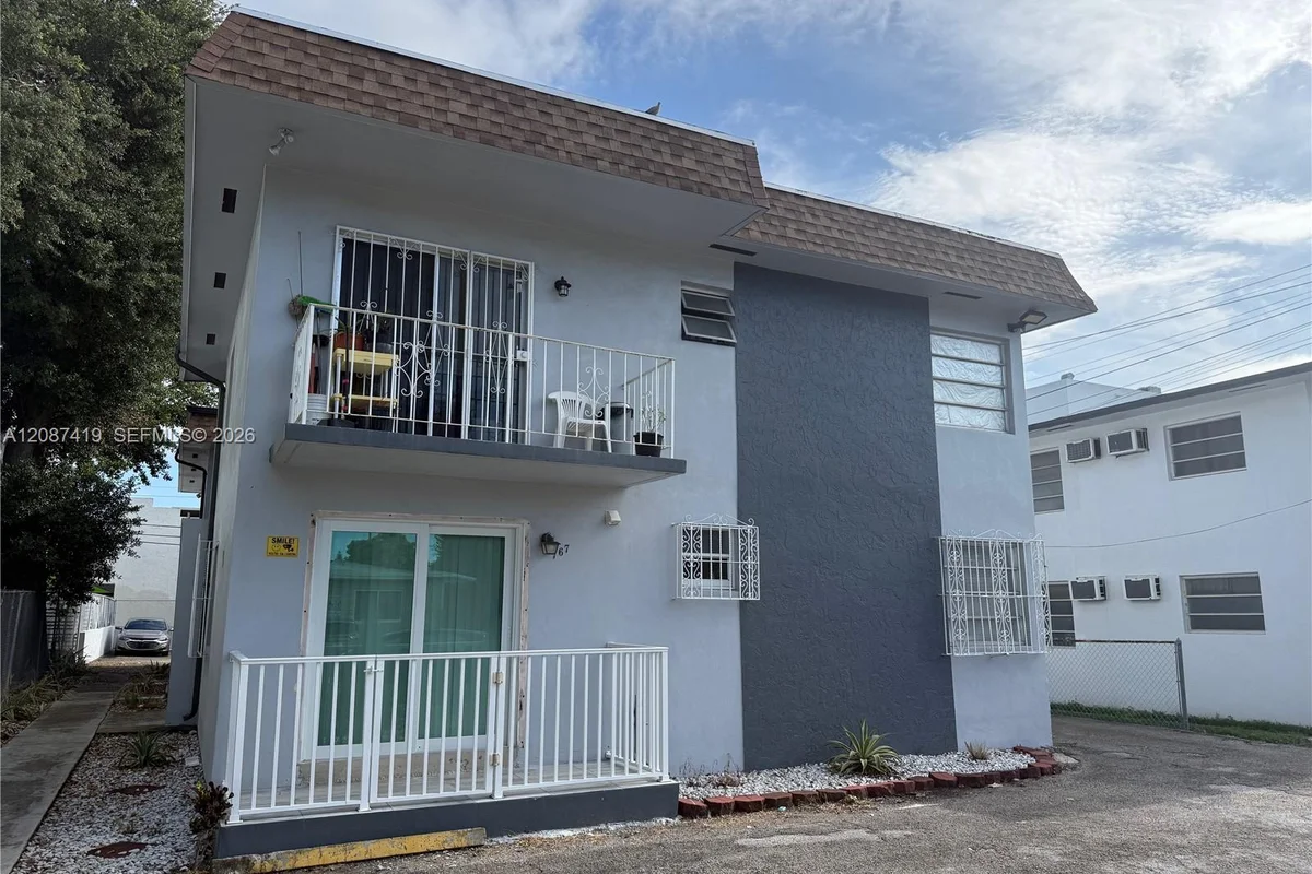 767 SW 9th St #201, Miami: photo 1 of 13