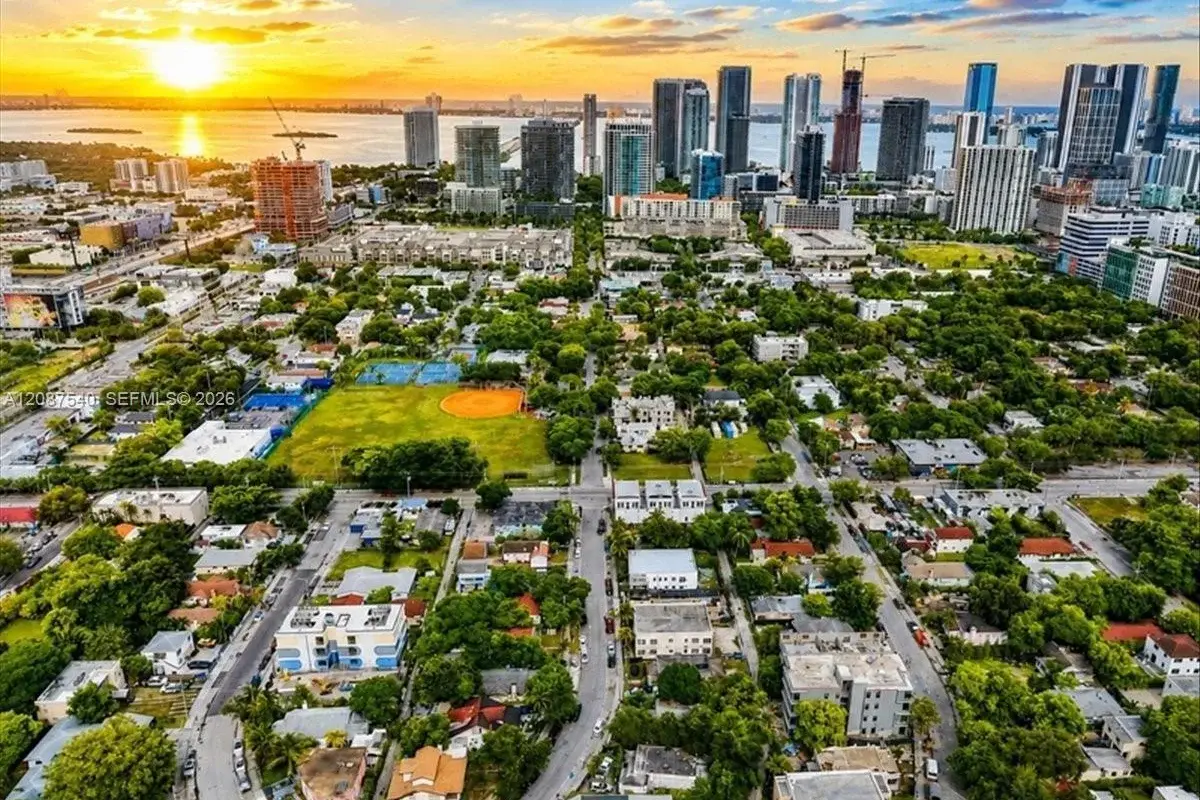 268 NW 34th St, Miami: photo 1 of 61