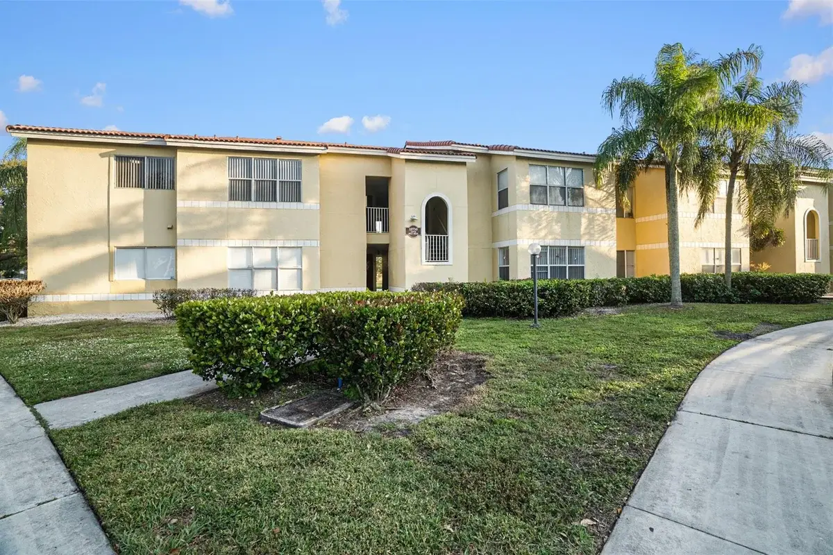 12730 Vista Isles Dr #821, Sunrise: photo 1 of 38